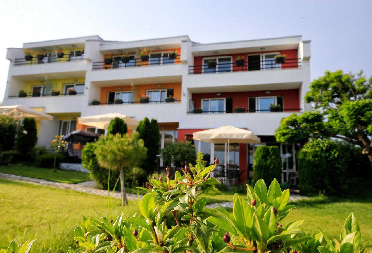 Stayinn Rainbow Houses Beachfront By Asteri Hotels Sluneční pobřeží Exteriér fotografie