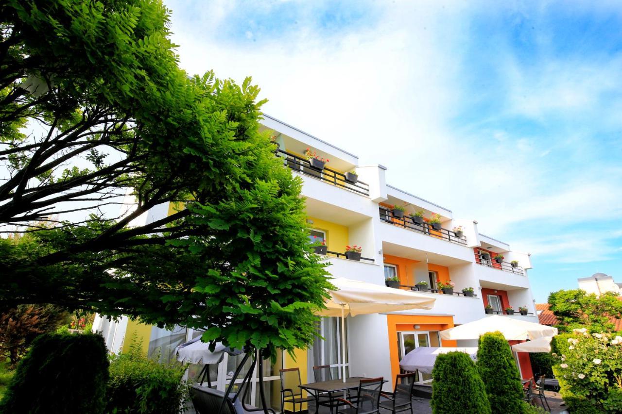 Stayinn Rainbow Houses Beachfront By Asteri Hotels Sluneční pobřeží Exteriér fotografie