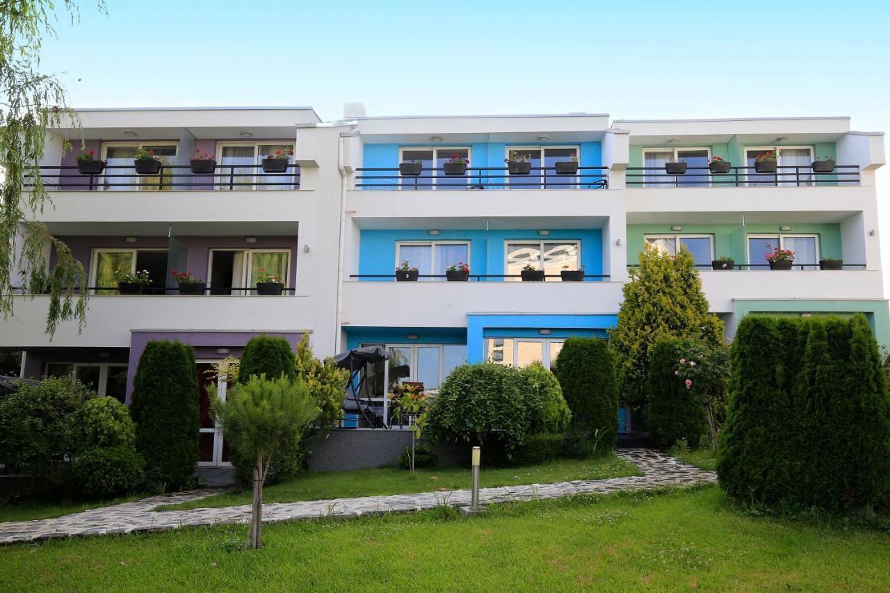 Stayinn Rainbow Houses Beachfront By Asteri Hotels Sluneční pobřeží Exteriér fotografie