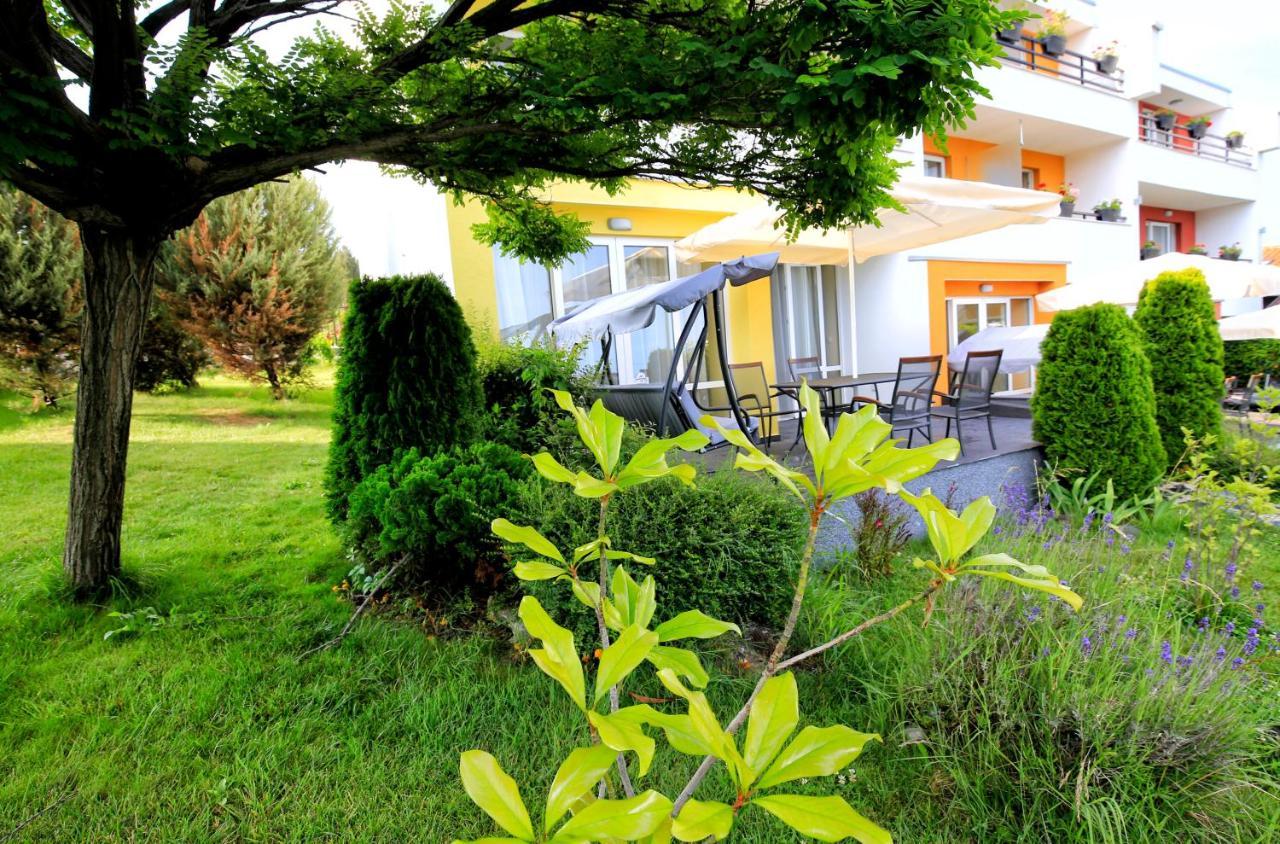 Stayinn Rainbow Houses Beachfront By Asteri Hotels Sluneční pobřeží Exteriér fotografie