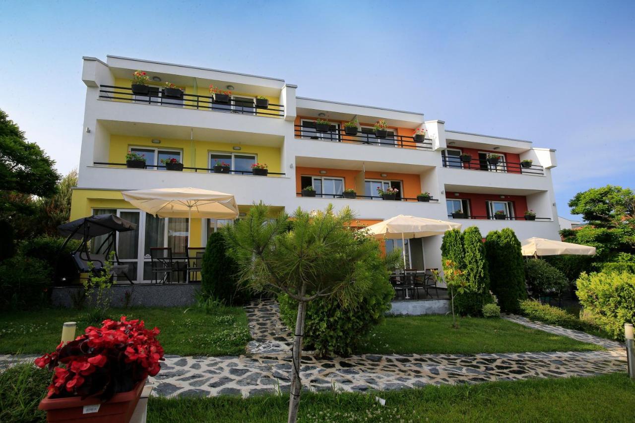 Stayinn Rainbow Houses Beachfront By Asteri Hotels Sluneční pobřeží Exteriér fotografie