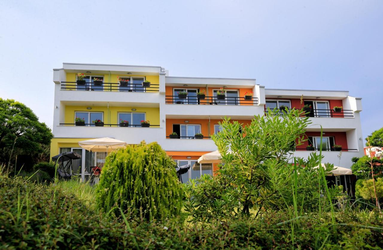 Stayinn Rainbow Houses Beachfront By Asteri Hotels Sluneční pobřeží Exteriér fotografie