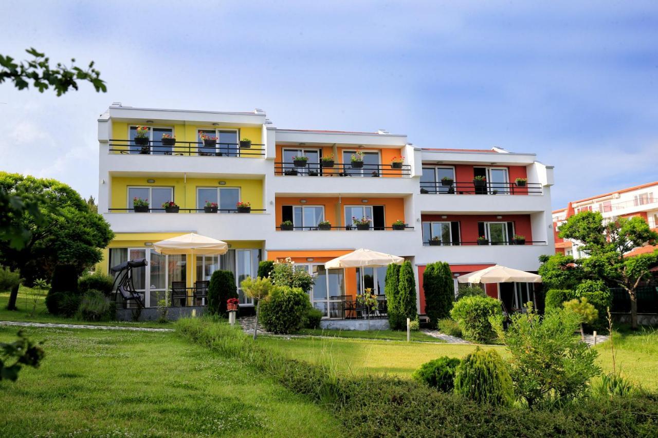 Stayinn Rainbow Houses Beachfront By Asteri Hotels Sluneční pobřeží Exteriér fotografie