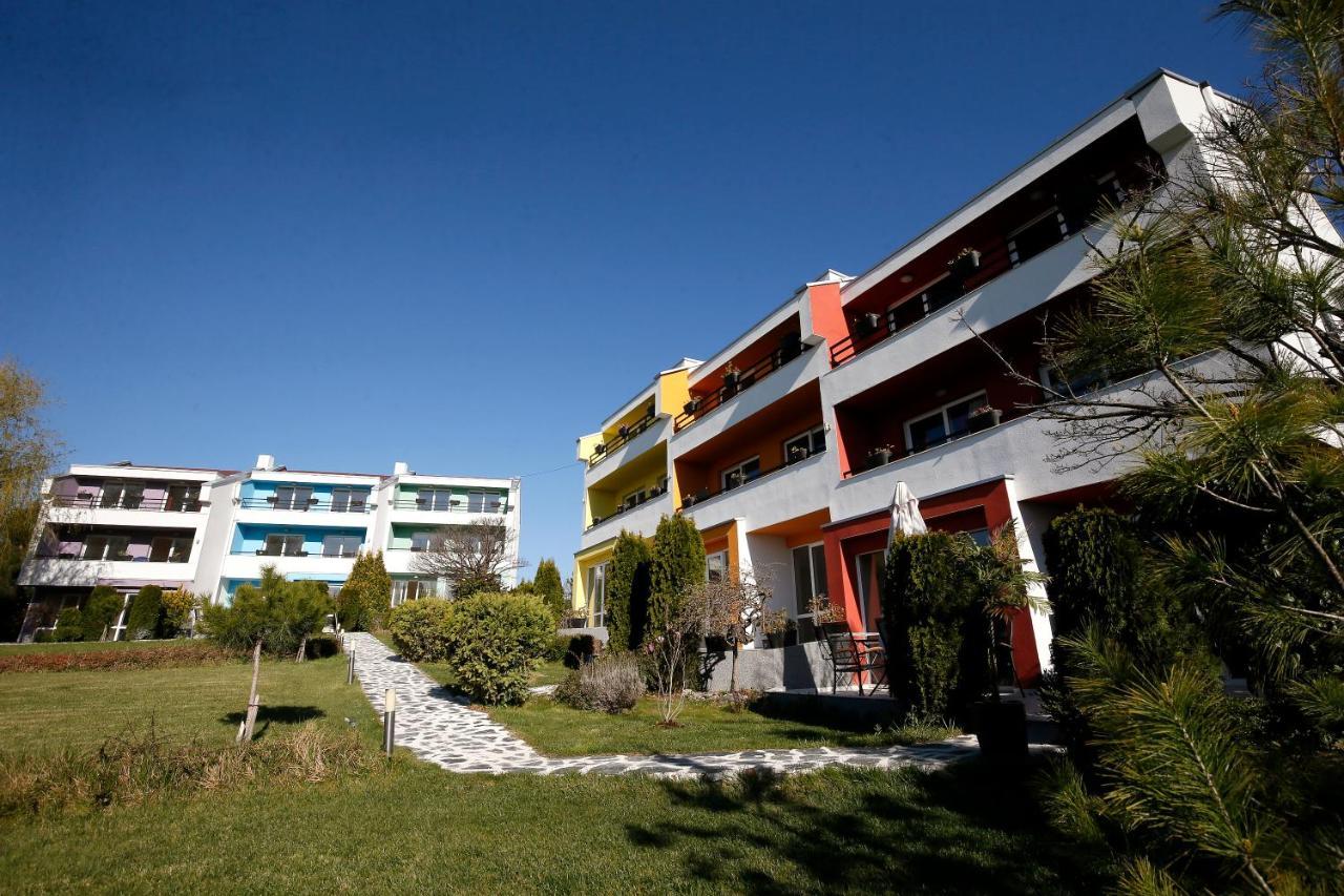 Stayinn Rainbow Houses Beachfront By Asteri Hotels Sluneční pobřeží Exteriér fotografie